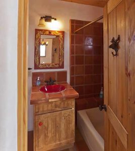 Taos vacation rental lodging bath